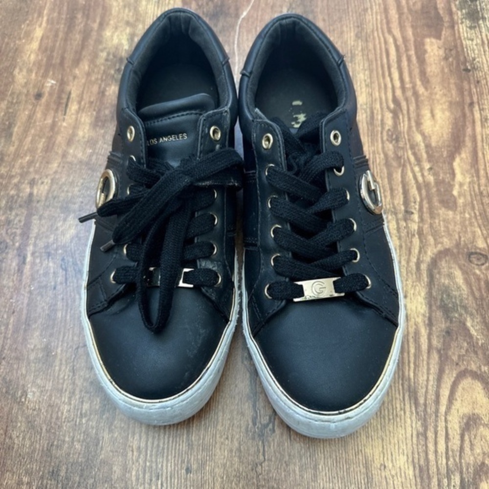 GUESS Women's Loven Lace-Up Sneakers Black/White Quilted‎